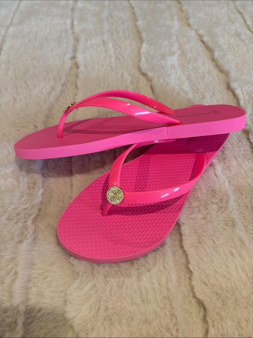 Lilly Pulitzer Roxy Pink Flip Flop Sandals size 9/10
NWOT - Picture 2 of 4